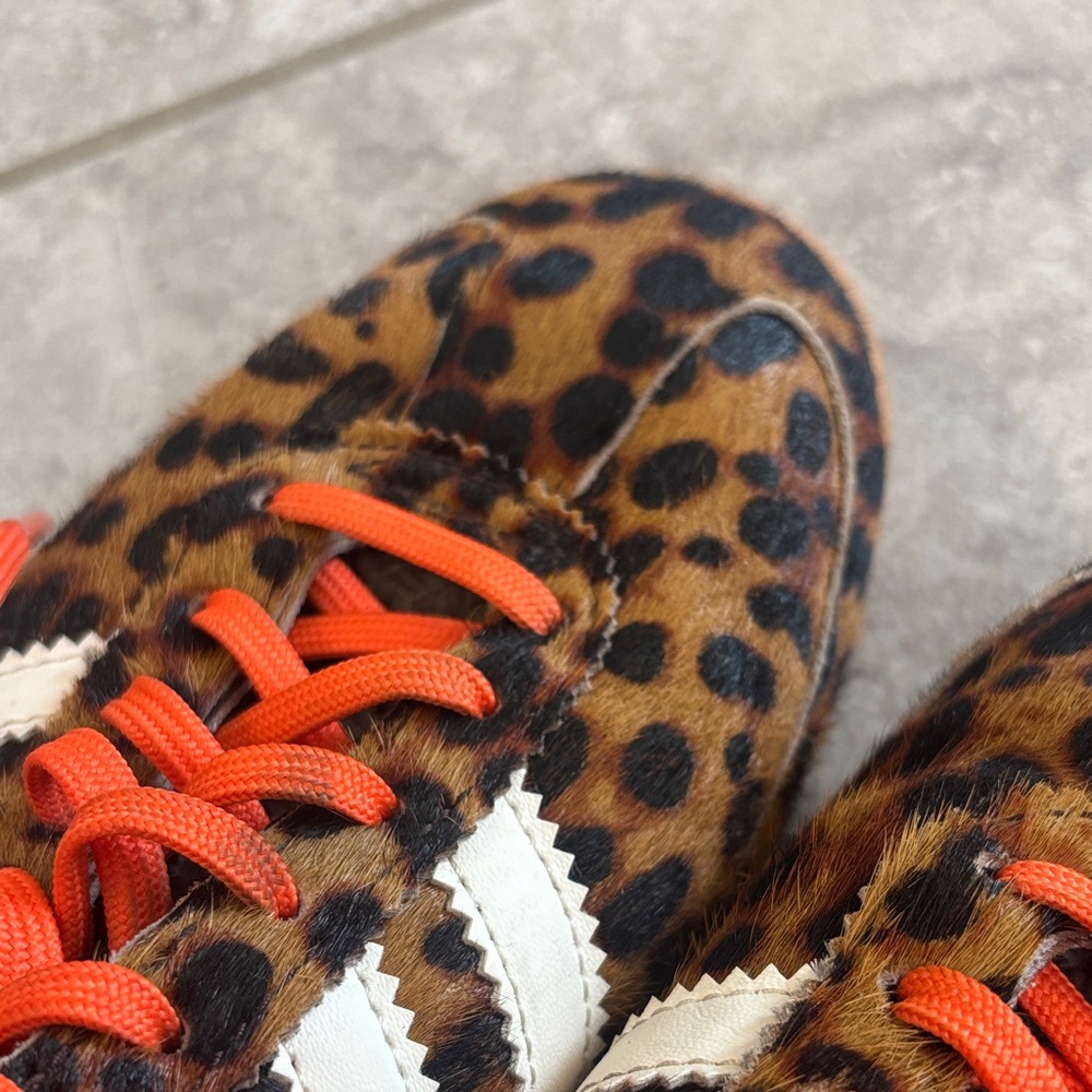✨adidas Samba OG Calf Hair Leopard-Print Sneakers with Orange Laces - Picture 8 of 8